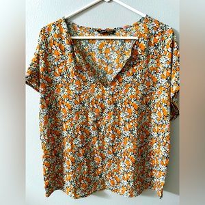 NWOT Floral top